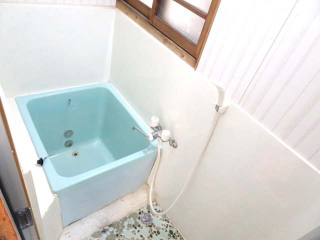 笠縫町貸家の浴室