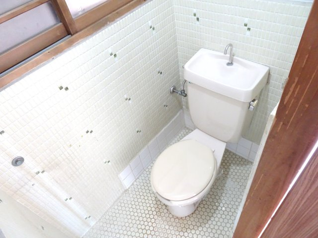 笠縫町貸家のトイレ