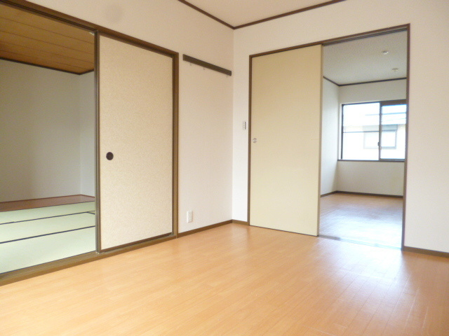 パインハイツの洋室|☆綺麗な洋室☆