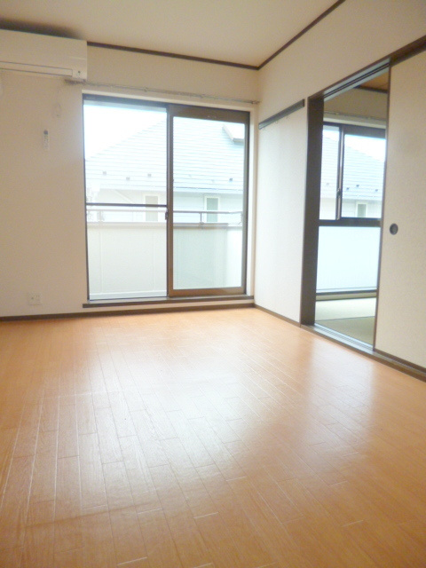 パインハイツの洋室|☆人気のフローリング☆