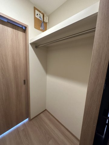 川崎市多摩区西生田３丁目の賃貸マンションの収納