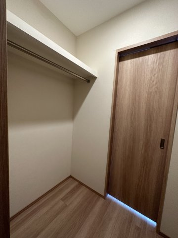 川崎市多摩区西生田３丁目の賃貸マンションの収納