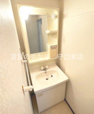 【洗面所】 | シルクルーム３番館 | 忙しい朝には欠かせない洗面所です