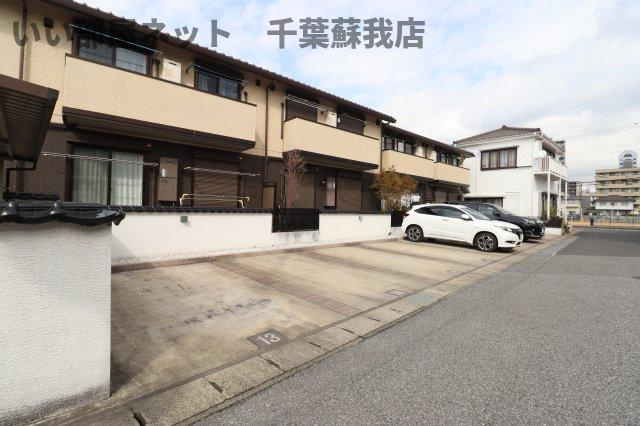 月うさぎ　弐の駐車場|駐車場があるので、車を買う予定の方も安心です