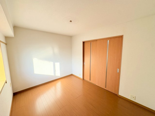【洋室】 | メゾン千秀