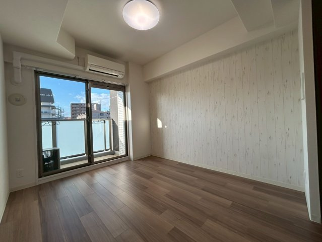 プレサンスOSAKA DOMECITYスクエアの洋室