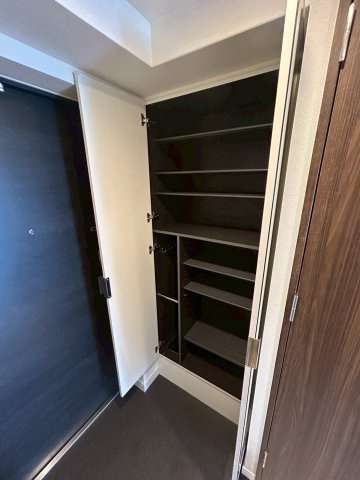 プレサンスOSAKA DOMECITYスクエアの収納