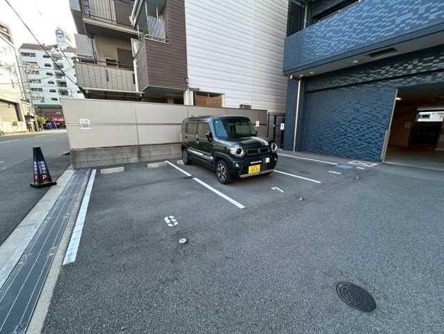 プレサンスOSAKA DOMECITYスクエアの駐車場