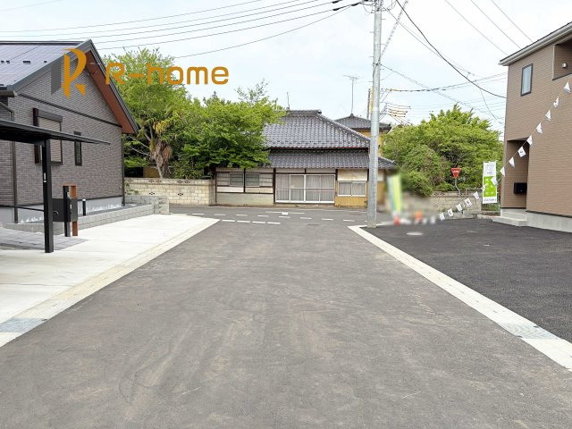 つくば市若森第1　新築戸建て　1号棟の前面道路含む現地写真|堂々！建物完成♪実際のお部屋をご見学可能です♪
ご見学が一番の資料！お気軽にお問い合わせ下さい♪