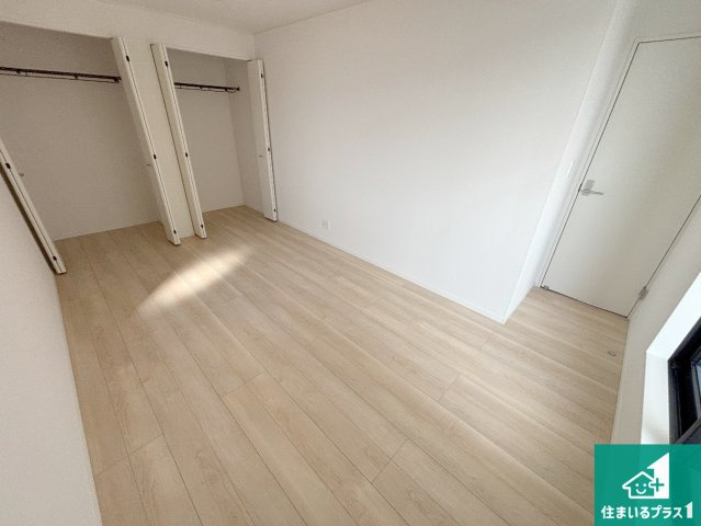 岸和田市門前町　第2期　新築一戸建ての洋室|シンプルな洋室は、自分好みのインテリアが楽しめます♪ご家族とインテリアや家具を選びに行くのは新築購入時の醍醐味の一つです。ぜひお楽しみください♪