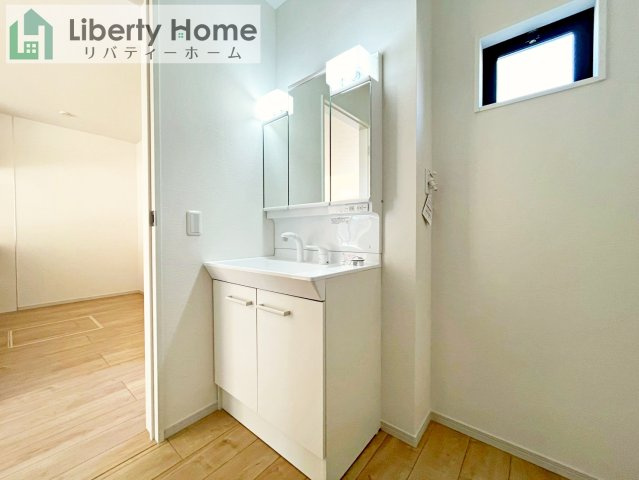 水戸市見和1期　新築戸建の独立洗面台