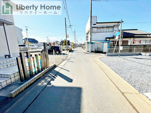 水戸市見和1期　新築戸建の前面道路含む現地写真