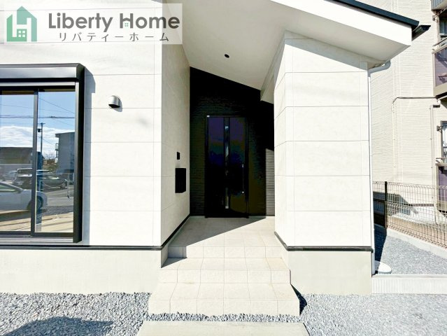 水戸市見和1期　新築戸建のエントランス