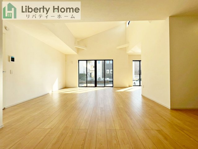 水戸市見和1期　新築戸建の居間・リビング