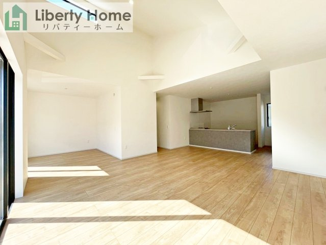 水戸市見和1期　新築戸建の居間・リビング