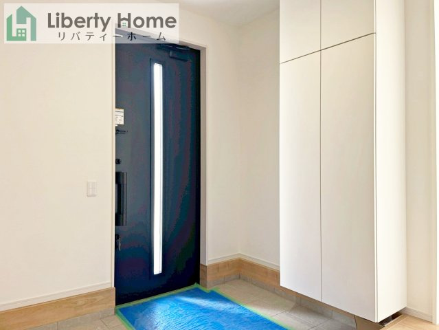 水戸市見和1期　新築戸建の玄関