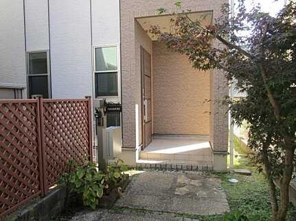 広島市安佐南区長楽寺１丁目　中古一戸建ての玄関