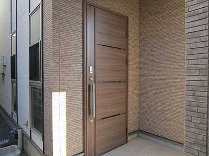 広島市安佐南区長楽寺１丁目　中古一戸建ての玄関