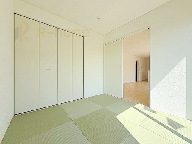 つくば市若森第1　新築戸建て　2号棟の和室|フローリングより衝撃が少ない和室は、ご両親のお部屋やキッズスペース、客間としても活用頂けます。