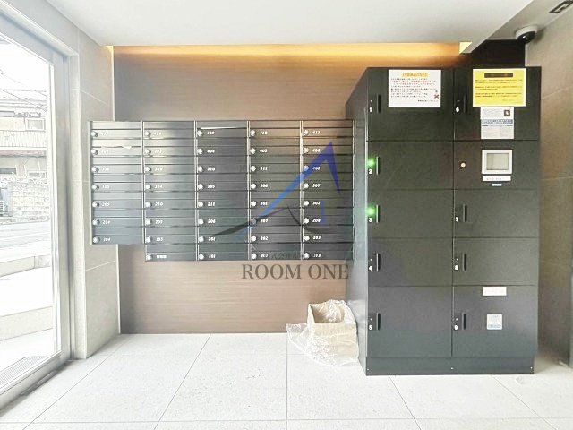 クレヴィスタ新小岩のその他共用部分|集合ポストと宅配ボックスです。