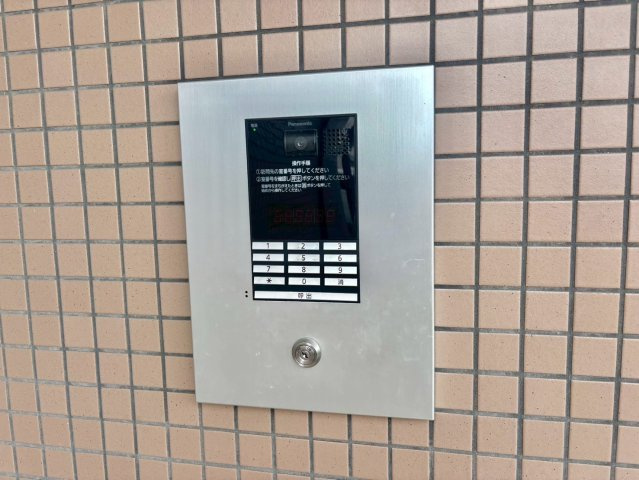 ハイツマエダ2のエントランス