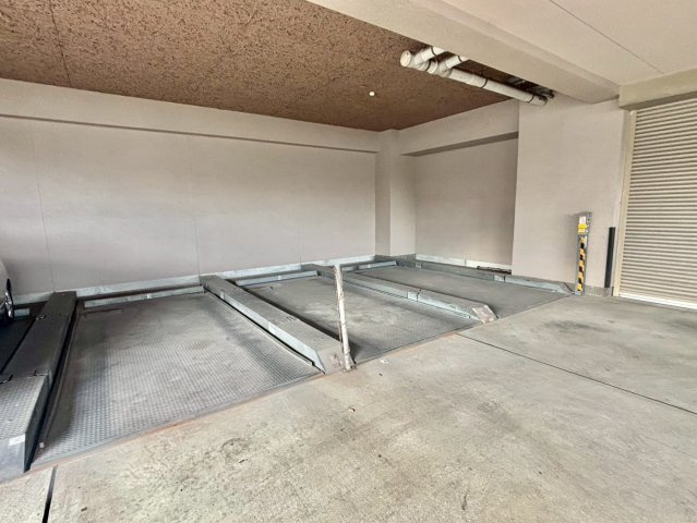 ハイツマエダ2の駐車場