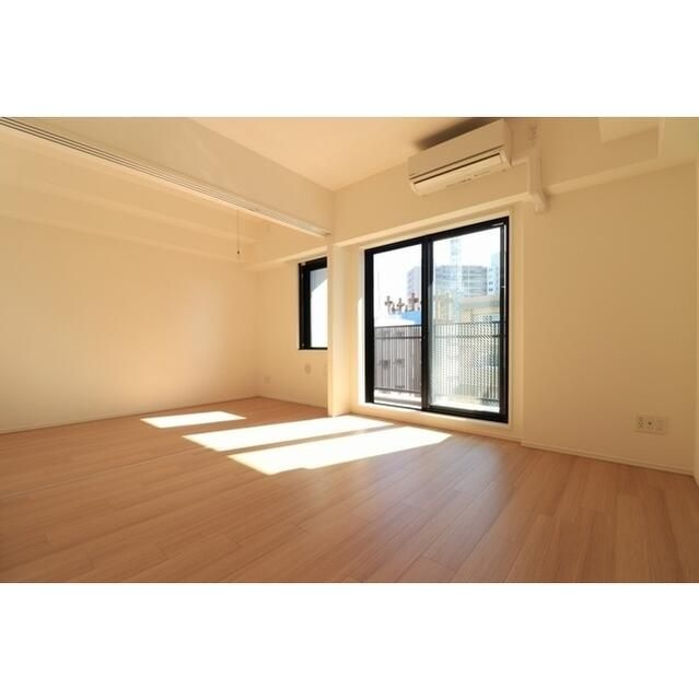 ミュプレ根岸の居間・リビング