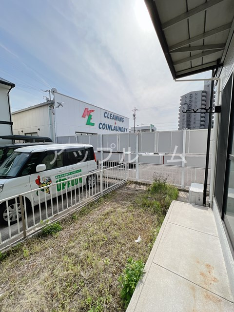 グリーンパーク井上 A棟の庭