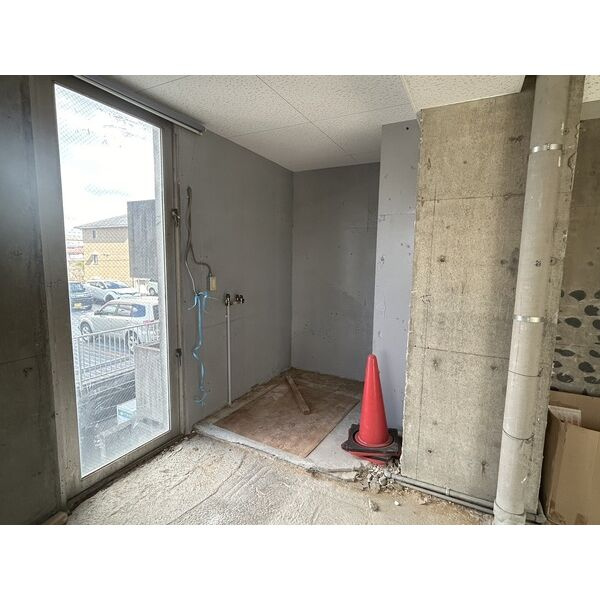 アクセスストリートのエントランス