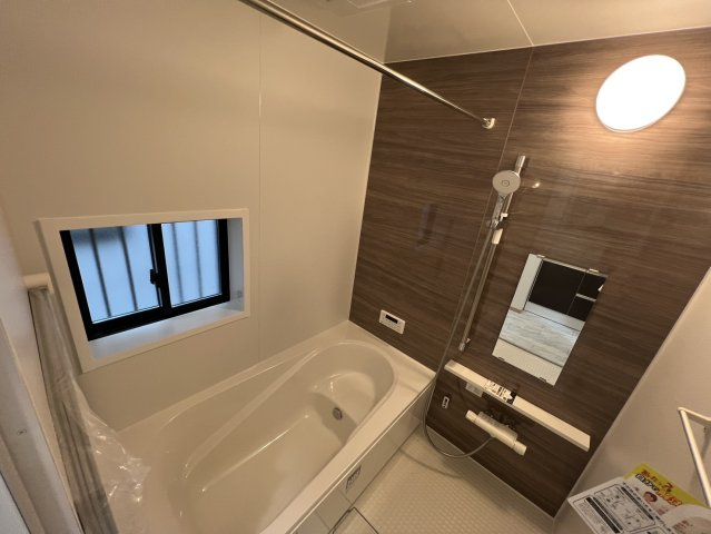 所沢市岩岡の浴室|落ち着いた色の浴室で、日々の疲れを癒してください。