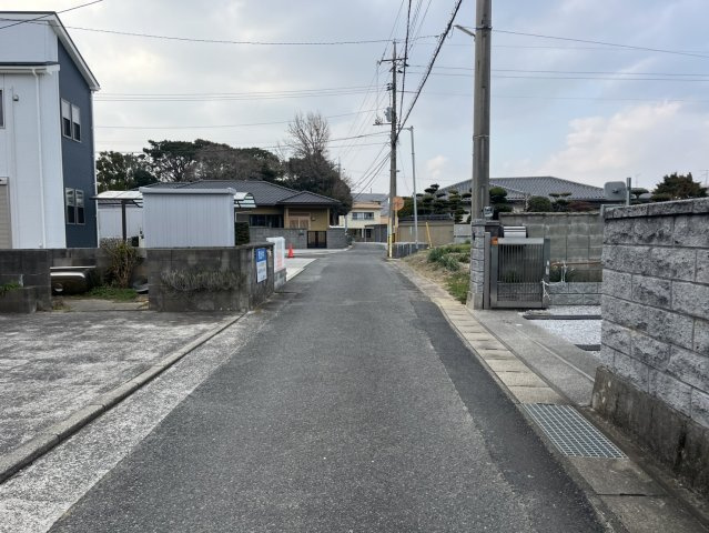 【前面道路含む現地写真】