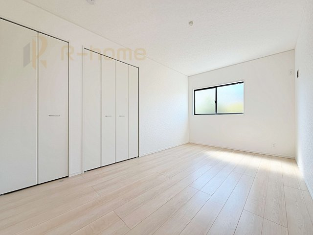 つくば市若森第1　新築戸建て　4号棟の洋室|全居室6帖以上のゆとりある間取りプラン！収納充実でゆとりの居住スペースを確保♪