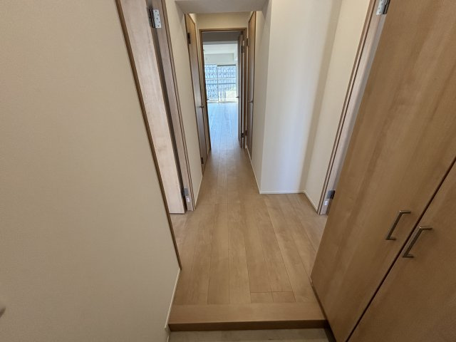 玄関前の廊下です