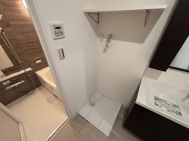 防水パン付きの洗濯機置き場です