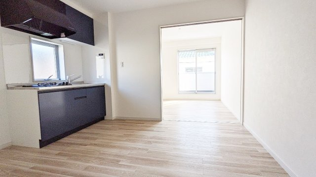 ナウハウス山本南の居間・リビング