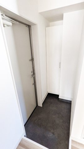 ナウハウス山本南の玄関