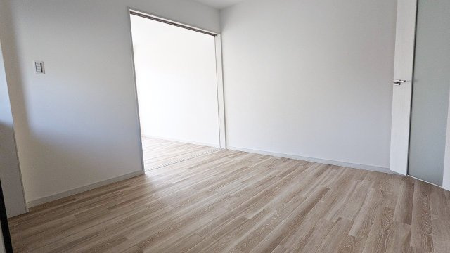 ナウハウス山本南の居間・リビング