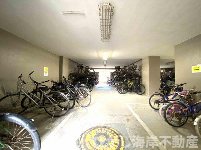 ライオンズガーデン湘南緑が浜の駐車場|敷地内駐輪場