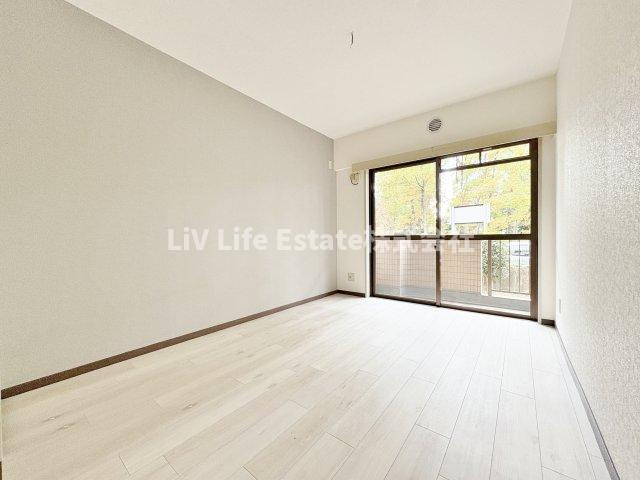 フォーレス向原の洋室