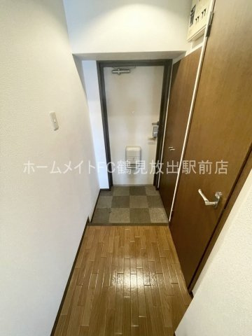 大阪市城東区古市１丁目の賃貸マンションの玄関