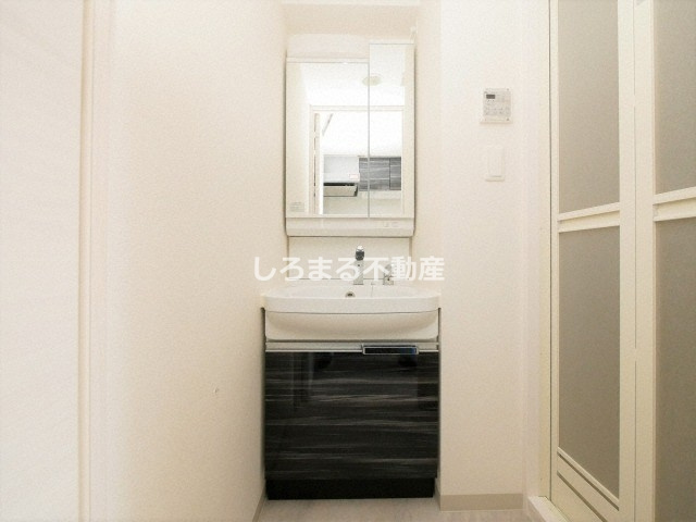 ファステート難波WESTディオンの独立洗面台