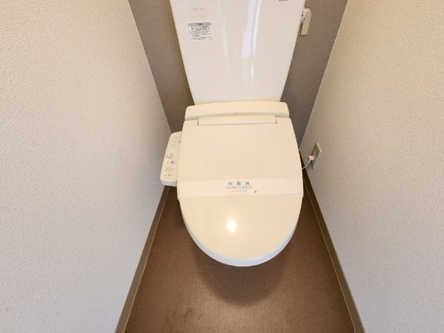 生駒市東新町の賃貸マンションのトイレ