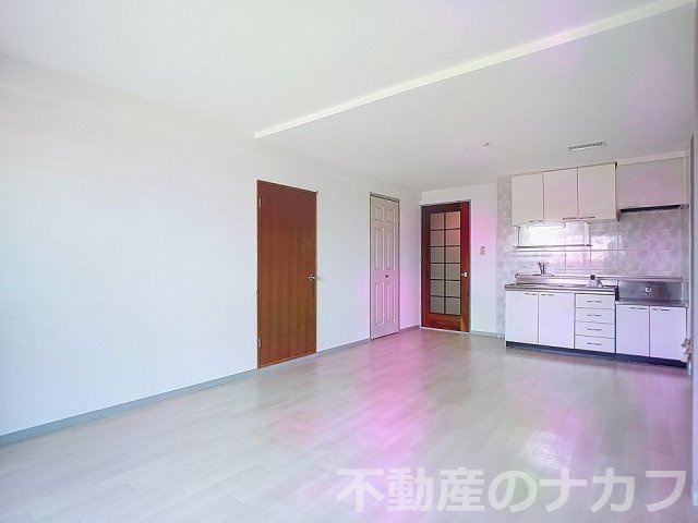 サンライズマンションの居間・リビング|※過去の室内写真のため現況と異なる場合があります