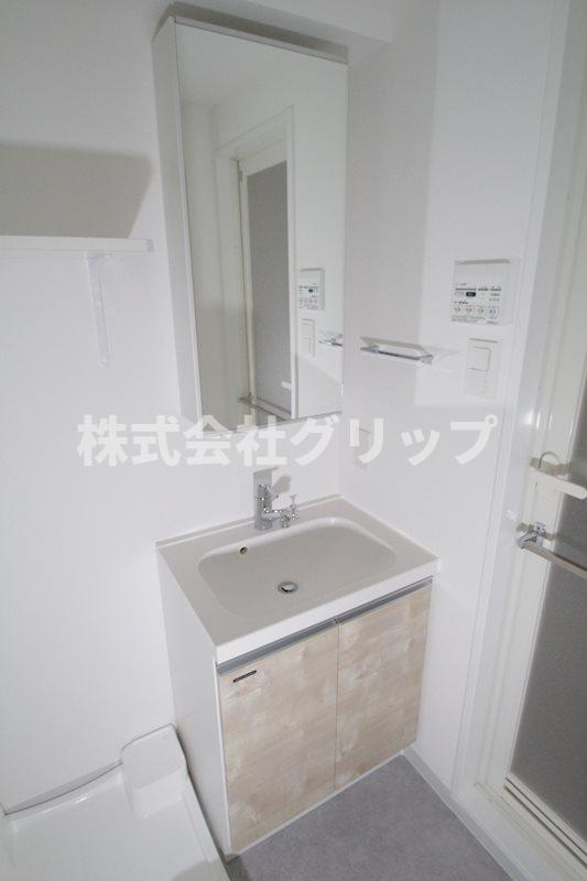 メインステージ横濱阪東橋の独立洗面台