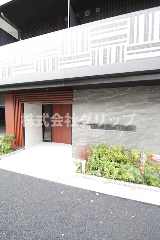 メインステージ横濱阪東橋のエントランス