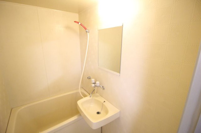 【洗面所】 | ピースフルハウス | 洗面台も鏡付いてます！