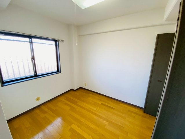 ライオンズマンション八街中央の洋室