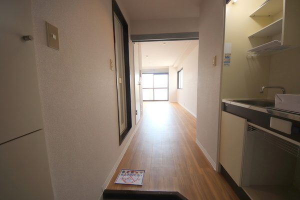 生駒市東新町の賃貸マンションの玄関