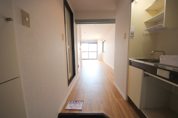 生駒市東新町の賃貸マンションの玄関