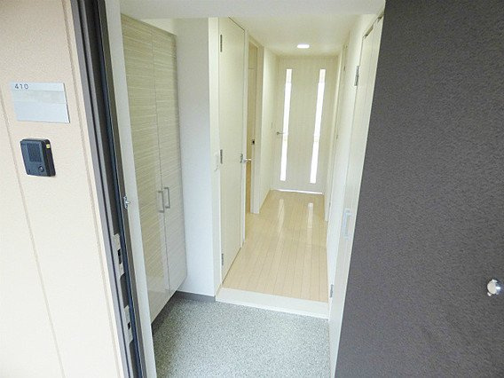 サニープレイス西芦屋2号館の玄関